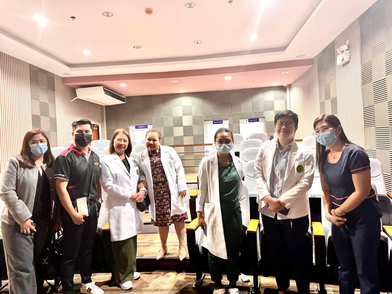 Frontida with healthcare professionals